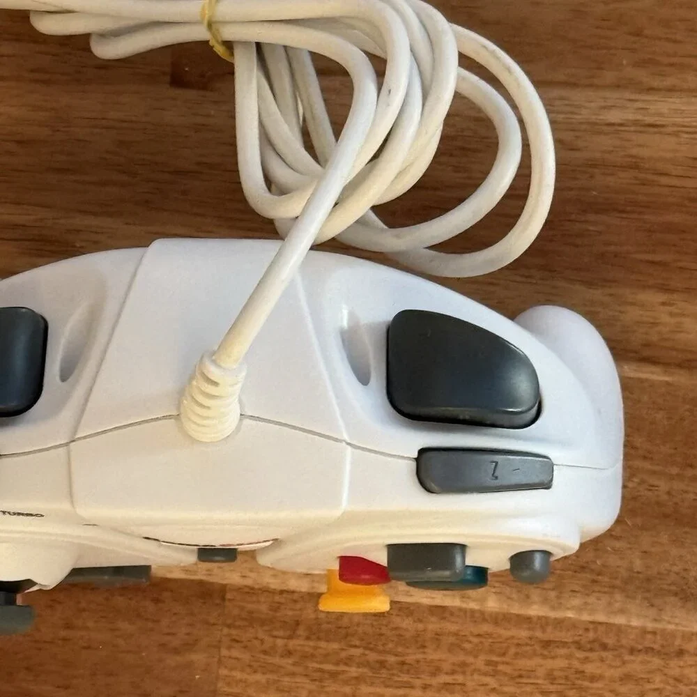 Game Stop G3 Pelican Wired Turbo Controller for Nintendo Game Cube & Wii – White